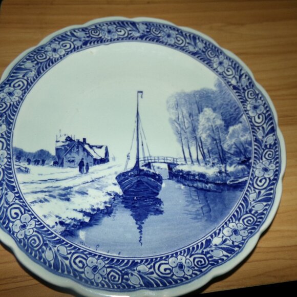 antique delft made in holland platter. - Picture 1 of 3